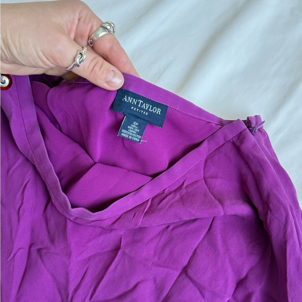 Vintage Ann Taylor 100% Silk Fuchsia Midi Skirt Flowing Slip Style Size 4P - Picture 4 of 8